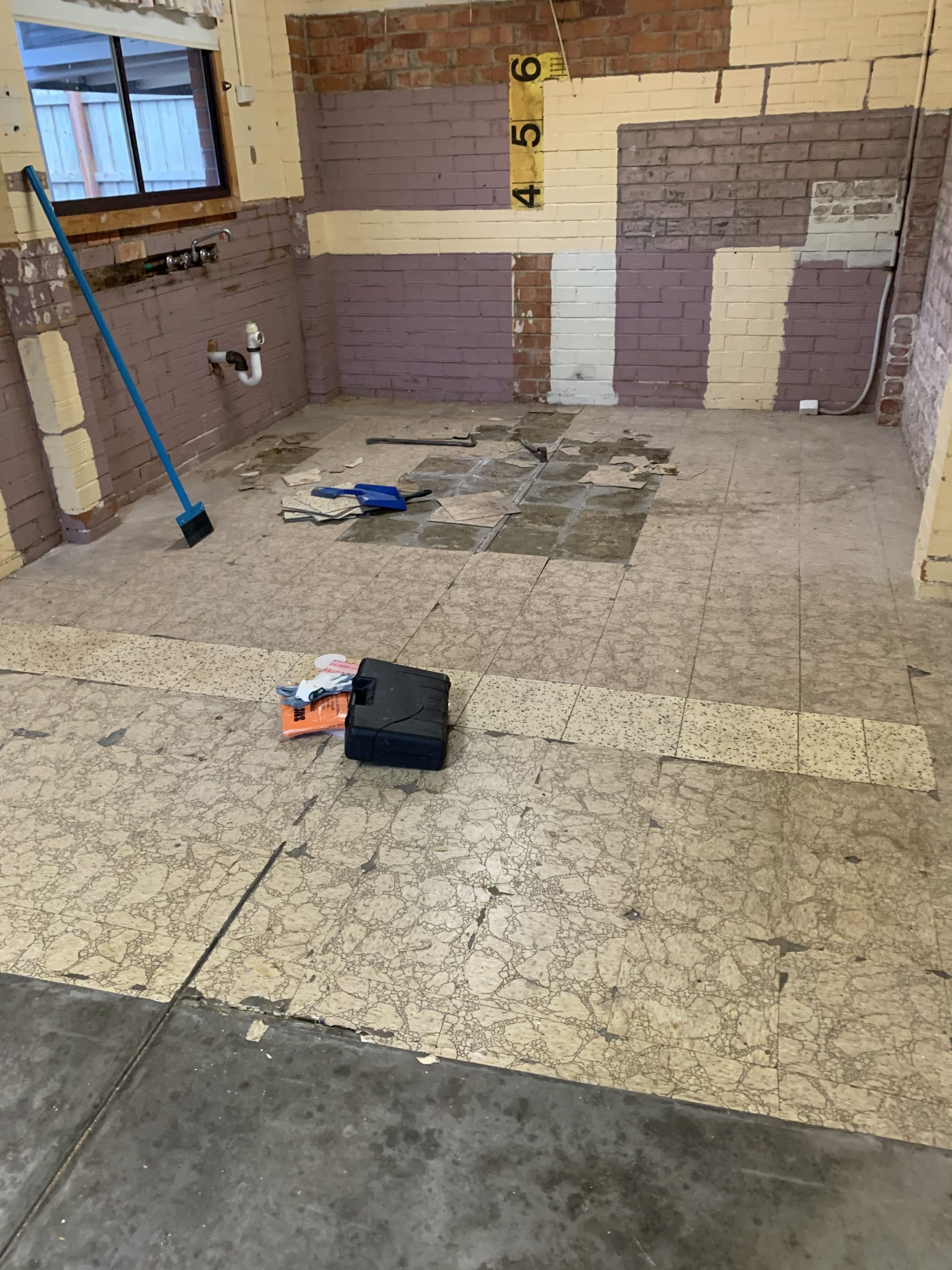 Vinyl Tile Removal